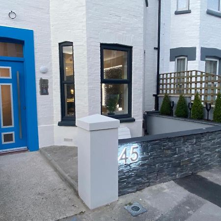 Cloud9 Guest House - By Coastline Retreats - Newly Renovated, Beautiful Ensuite Rooms Near Seafront In Town Centre, Netflix, Superfast Wifi, Communal Kitchen بورنماوث المظهر الخارجي الصورة