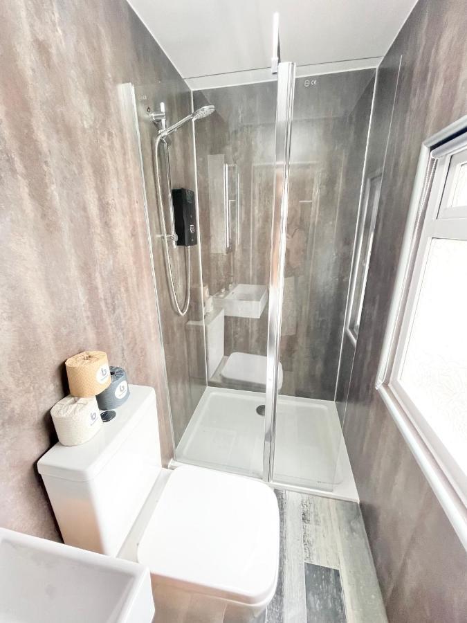 Cloud9 Guest House - By Coastline Retreats - Newly Renovated, Beautiful Ensuite Rooms Near Seafront In Town Centre, Netflix, Superfast Wifi, Communal Kitchen بورنماوث المظهر الخارجي الصورة