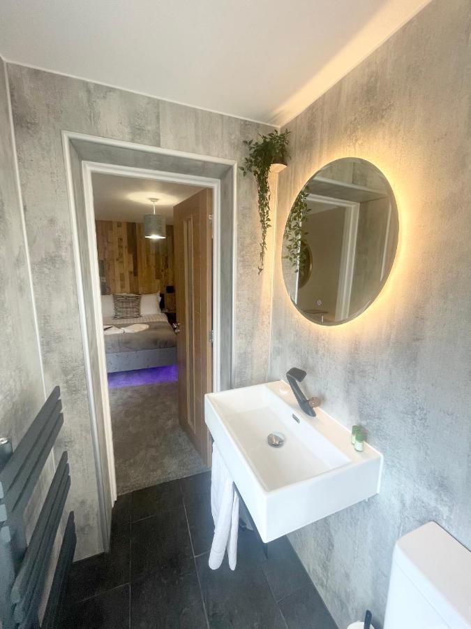 Cloud9 Guest House - By Coastline Retreats - Newly Renovated, Beautiful Ensuite Rooms Near Seafront In Town Centre, Netflix, Superfast Wifi, Communal Kitchen بورنماوث المظهر الخارجي الصورة