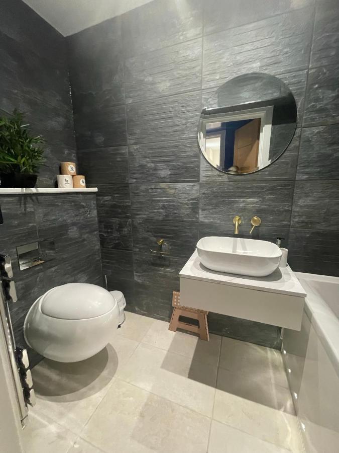 Cloud9 Guest House - By Coastline Retreats - Newly Renovated, Beautiful Ensuite Rooms Near Seafront In Town Centre, Netflix, Superfast Wifi, Communal Kitchen بورنماوث المظهر الخارجي الصورة