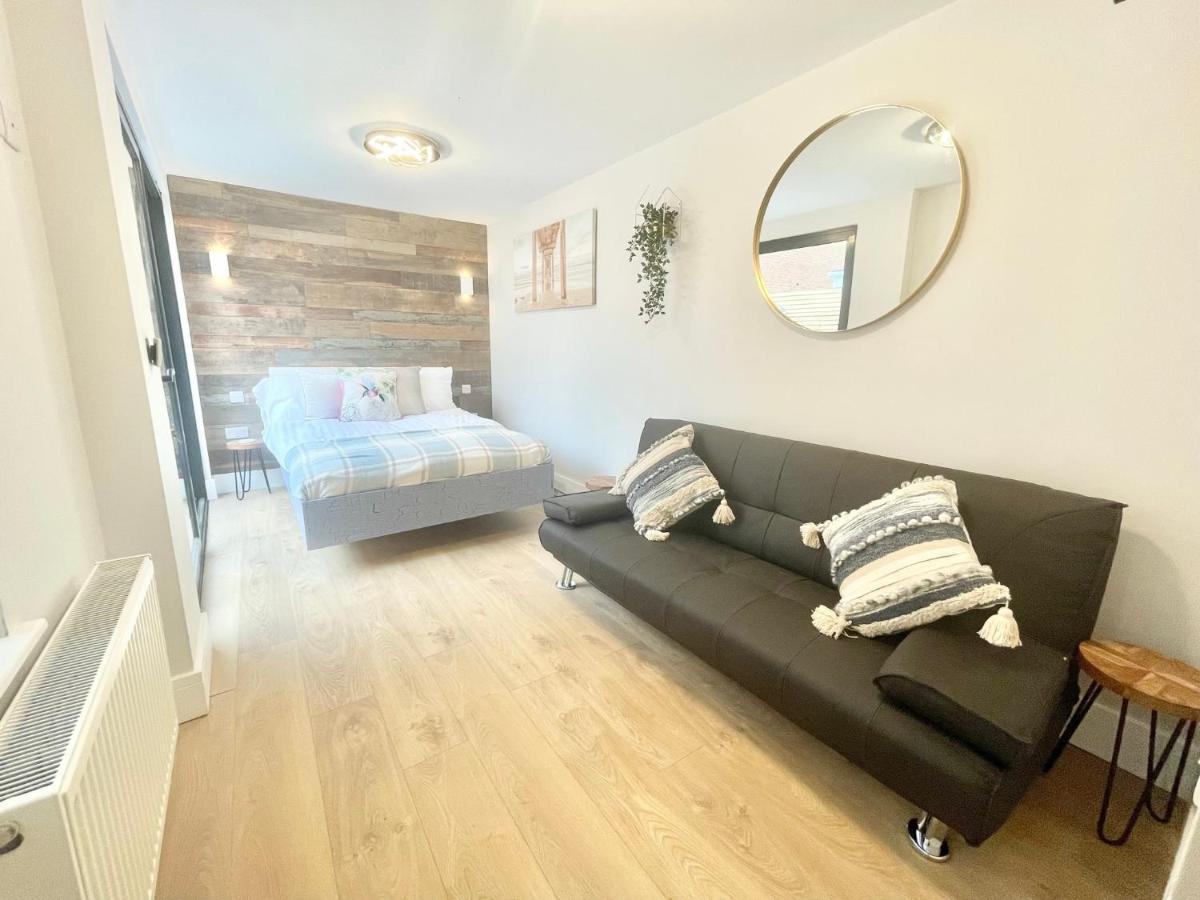 Cloud9 Guest House - By Coastline Retreats - Newly Renovated, Beautiful Ensuite Rooms Near Seafront In Town Centre, Netflix, Superfast Wifi, Communal Kitchen بورنماوث المظهر الخارجي الصورة